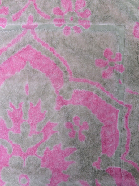 Fresco Towels - Venetian Brocade Strawberry - Small Bath  Mat