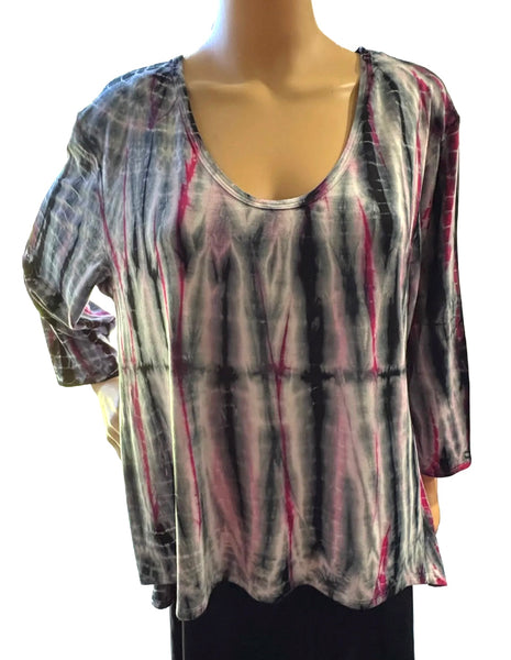 Alligator Tie Dye Hi/Low Top      Fuschia/Black/White