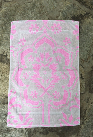 Fresco Towels - Venetian Brocade Strawberry - Small Bath  Mat