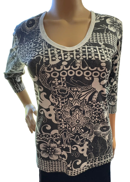 Abstract Garden V neck - Black/ White