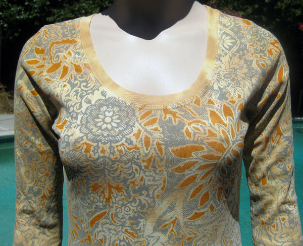 Round Neck Versailles Garden - Gray/Curry combo