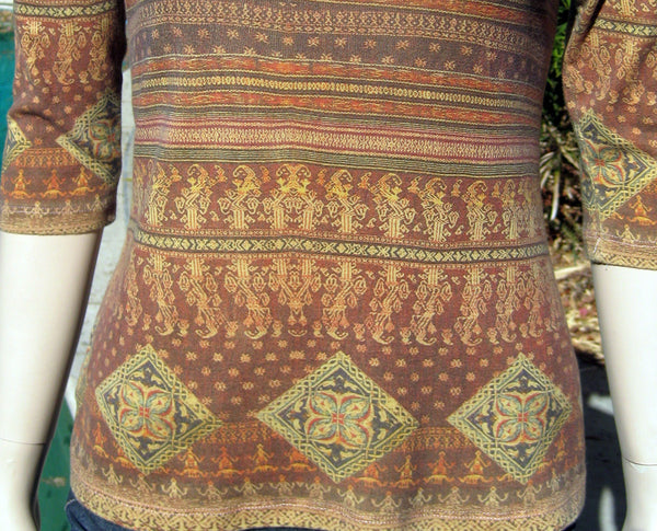 Java Stripes  V neck - Gold